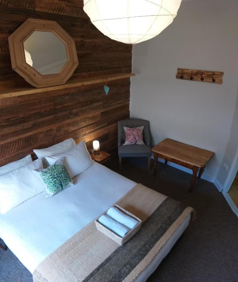 Хостел Treehouse Patagonia Пуэрто-Наталес Экстерьер фото